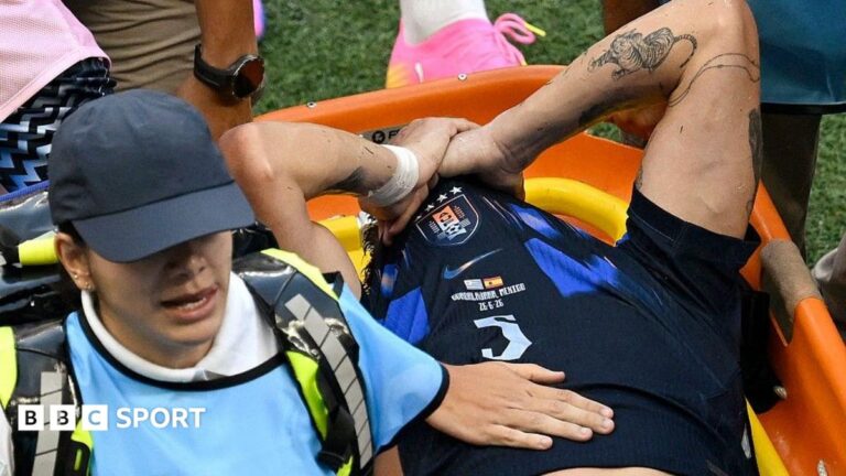 Manuel Ugarte: Manchester United waiting on injury update