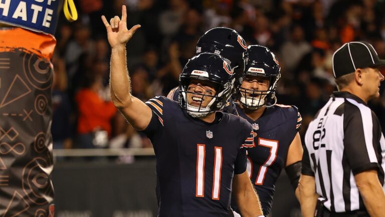 Bears Beat Eagles Despite Caleb Injury, Box Score Stats & Highlights for Hurts, Keenum, Top Players