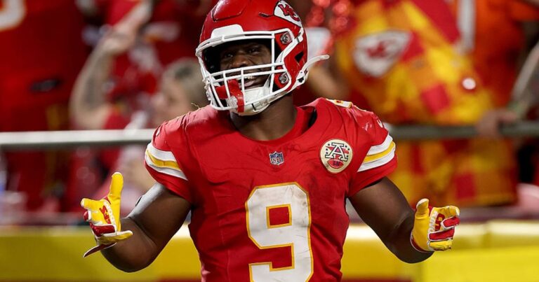 Broncos vs. Chiefs score, live updates: Patrick Mahomes, Kansas City lead Denver by 14 in third quarter