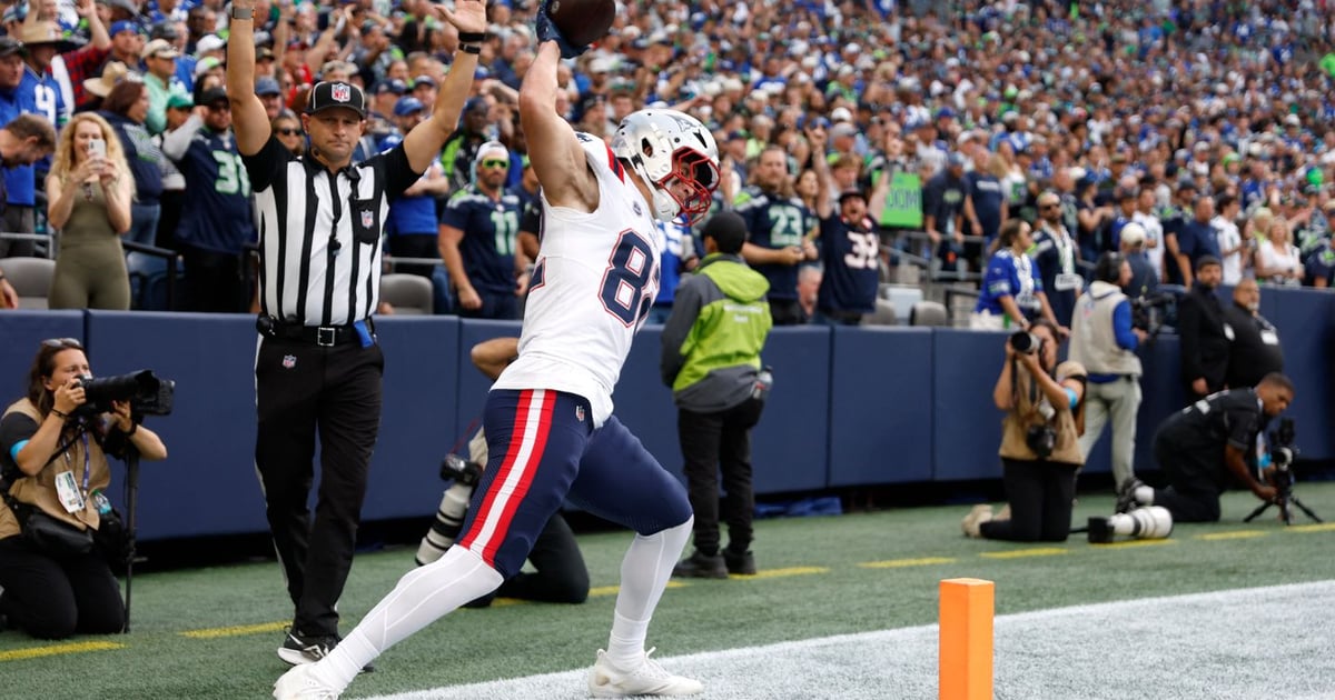 Patriots vs. Seahawks score, live updates: New England leads 10-0; Sam Darnold ruled out after hip injury