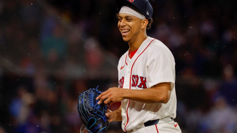 Red Sox beat Cubs 2-0 to sweep doubleheader