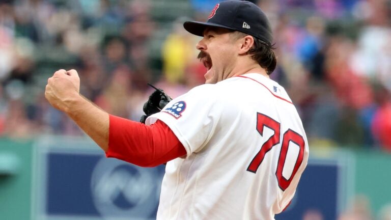 Tolle pitches immaculate inning in win over Royals