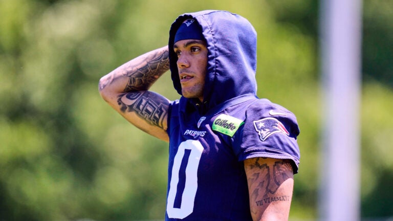 ‘Talks are nowhere’ between Christian Gonzalez, Patriots