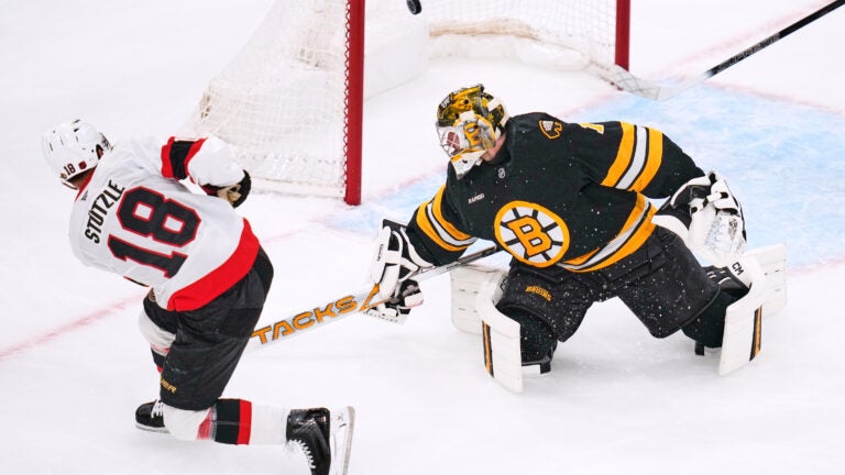 Bruins drop second straight game, fall to Senators 4-1